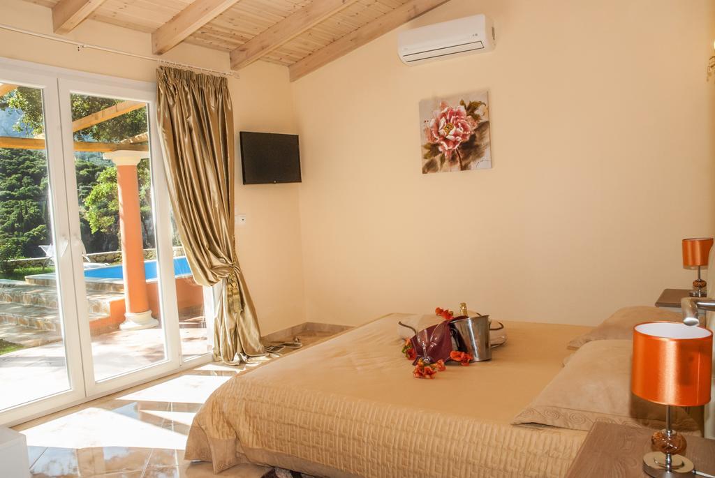 Blue Princess Hotel And Suites Liapades Exterior photo