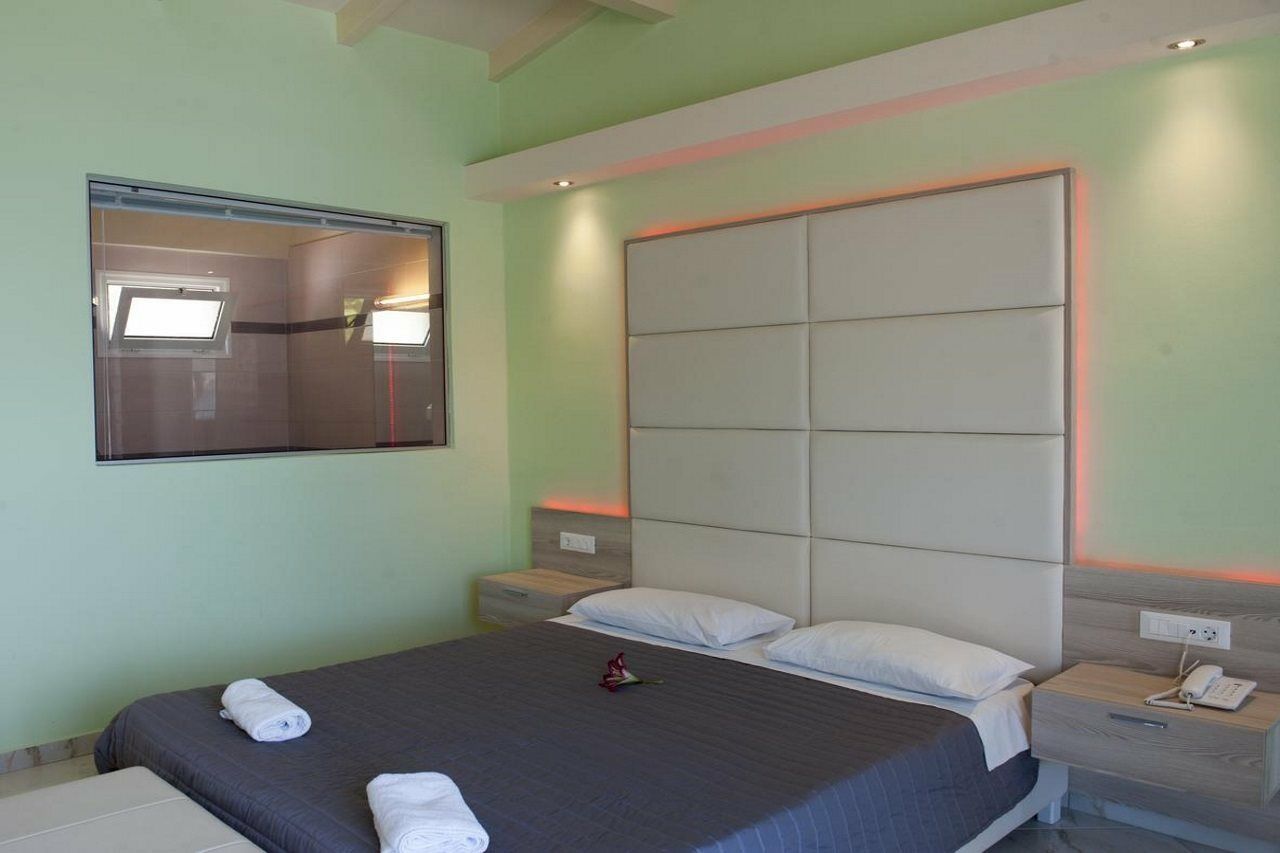 Blue Princess Hotel And Suites Liapades Exterior photo